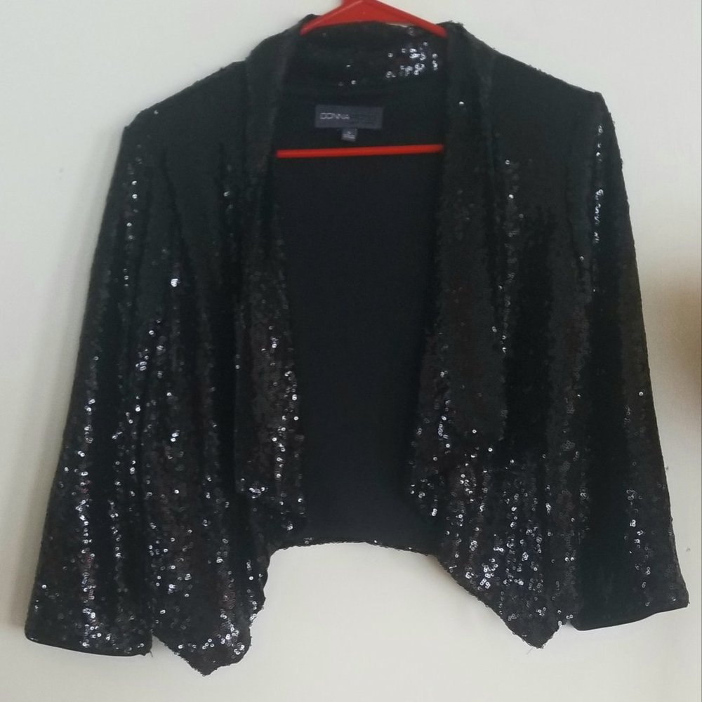 Donna Ricco cropped sequin jacket.